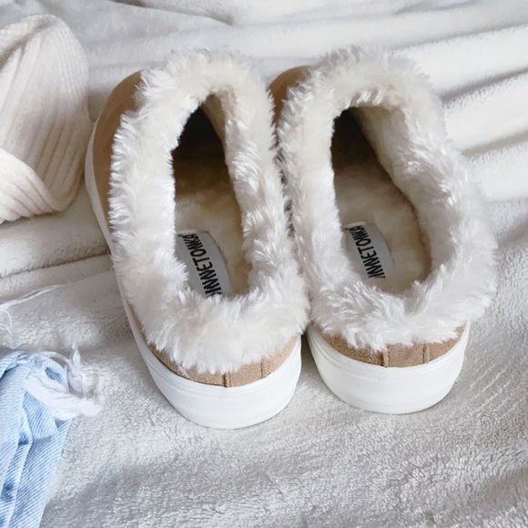 Minnetonka Windy faux fur sneakers - Picture 7 of 10
